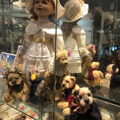 Dollys and bears