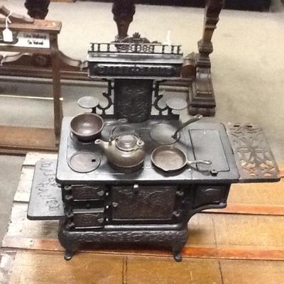 Salesman sample stove-complete