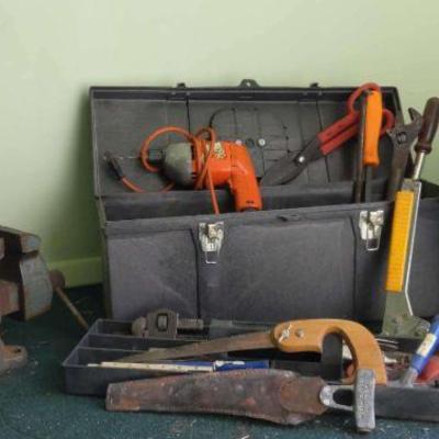 Hydraulic Jacks, Bench Vises And More Tools https://ctbids.com/estate-sale/18086/item/1806771