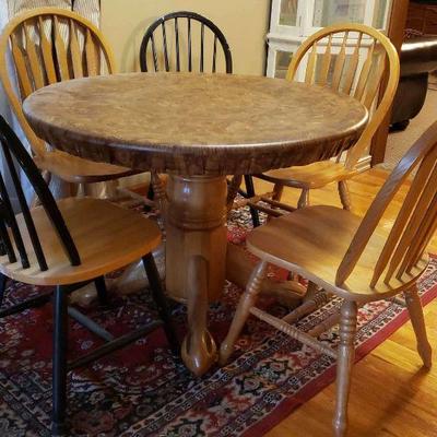 Dinette Table With Five Chairs https://ctbids.com/estate-sale/18086/item/1803823