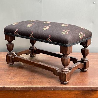 JACOBEAN FOOT STOOL  |
With floral patterned black upholstery - h. 10 x 18 x 10-1/2 in.