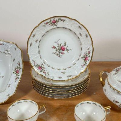 (17pc) ROSENTHAL CHINA SET  |
Sela Germany / Sans Souci; Including eight dishes, a Square serving dish, and a lidded serving dish; plus...