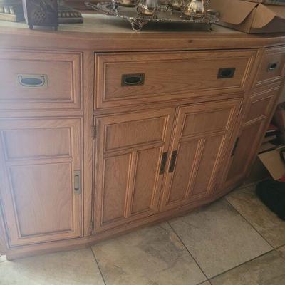 Very nice buffet in excellent condition