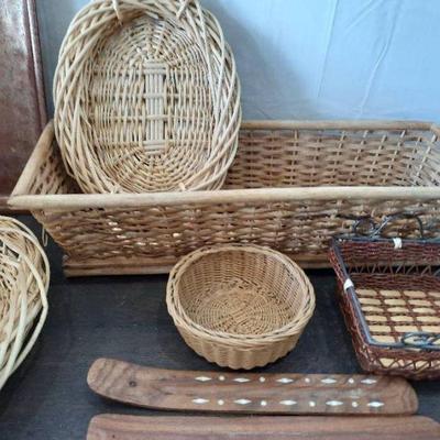 https://www.auctionsynergy.com/auction/6203/item/lot-of-assorted-baskets-m8-436968/