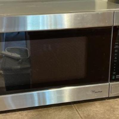 LG Microwave in very good condition