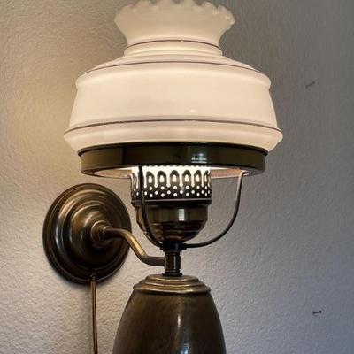 Vintage Ethan Allen Wall Lamp