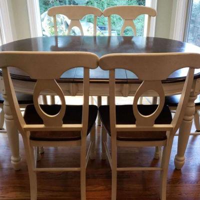 Farm House Style Dining Table With Six Chairs https://ctbids.com/estate-sale/18122/item/1810031