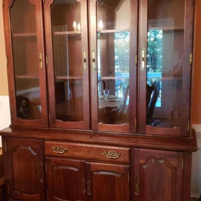 Cochrana China Cabinet https://ctbids.com/estate-sale/18122/item/1816212