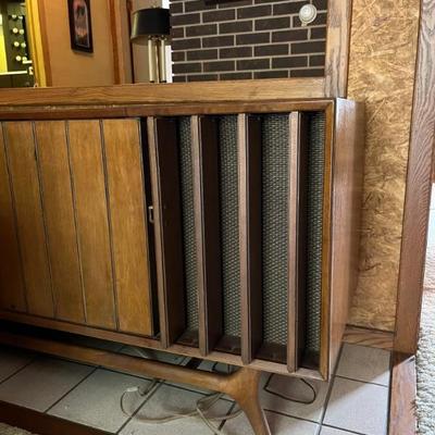 MCM Zenith stereo console cabinet with record player and tape player--it works!