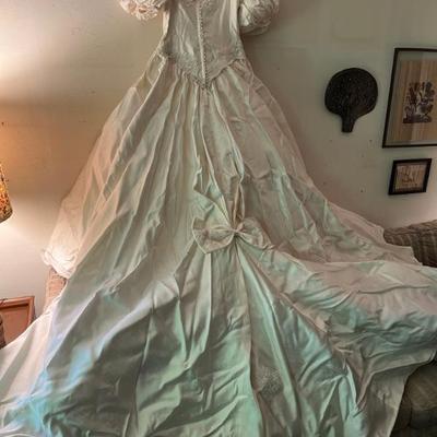 1980s silk shantung wedding gown with lade and pearl trim--very Princess Diana, size 8