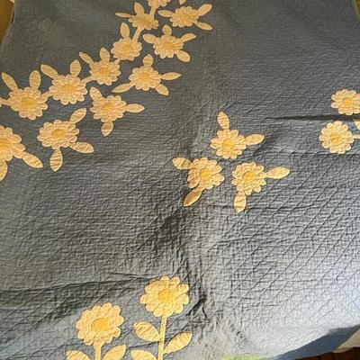 antique quilt, daisies