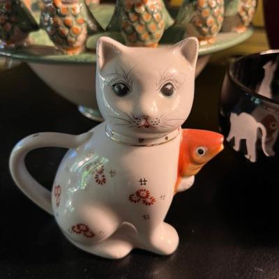 cat tea pot with fish spout