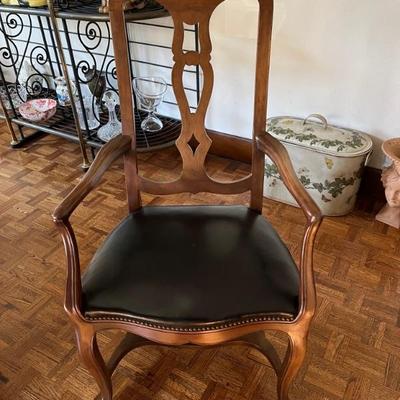 oval dining table with 8 chairs