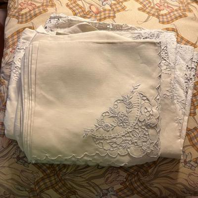 vintage linens and blankets