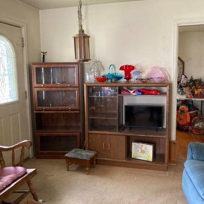 Repro lawyer's bookcase, glass & small TV