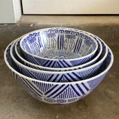 WST237 Set Of Four Oriental Ceramic Nesting Bowls