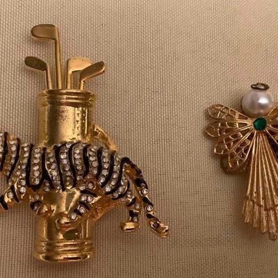 WST201 Two Vintage Costume Jewelry Brooches