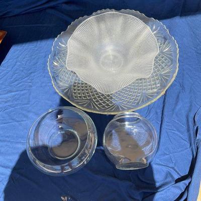 WST173 - Large And Unique Glass Platters And More