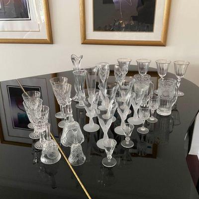 WST089 - Beautiful Crystal Glassware