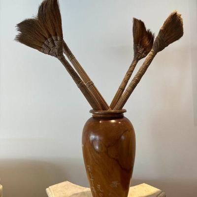 WST049- Wooden Oriental Vase With 4 Straw Decorative Brooms
