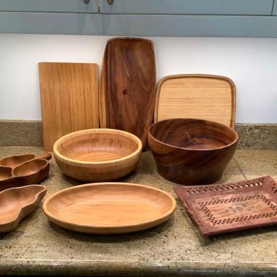 WST087 Various Wooden Serving Bowls & Trays