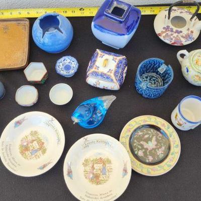 WST221 - Miniature Teapots, Cups And Saucers