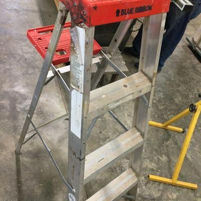 4 foot aluminum ladder
