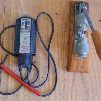 tester & nut cracker