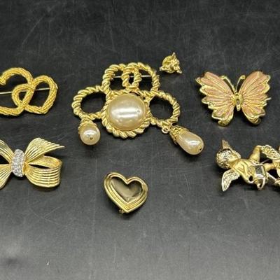 (7) Goldtone Fashion Jewelry Brooches / Pins
