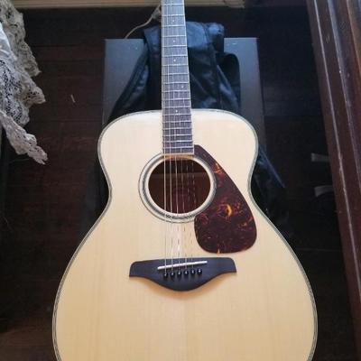 Yanaha acoustic guitar