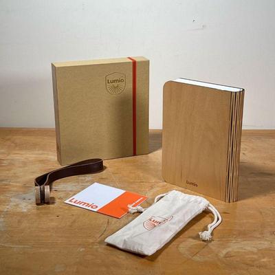 LUMIO SF PORTABLE LAMP  |
Multi-functional portable lamp that folds into a wooden bound book.