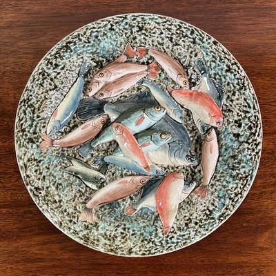 DECORATIVE FISH PLATE  |
With painted fish in high relief - dia. 11.5 in.
