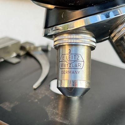 LEITZ WETZLAR ANTIQUE MICROSCOPE  |
In fitted case with accessories - l. 14.5 x w. 9 x h. 11 in
Condition: appears in very good...