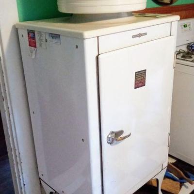 Antique GE Refrigerator - $500 - Southboro MA