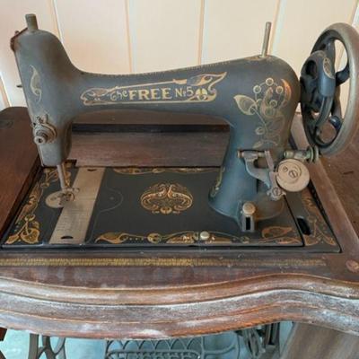 Very Rare The Free No. 5 Sewing Machine. Excellent condition. 