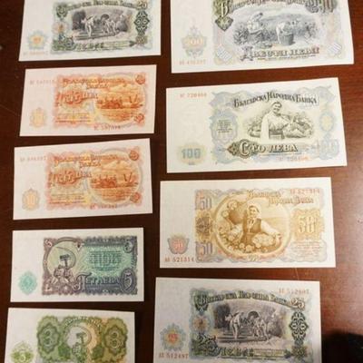 1201	LOT OF 13 PIECES OF BANK OF KOREA PAPER CURRENCY, 10 JEON & 1 WON 1962

