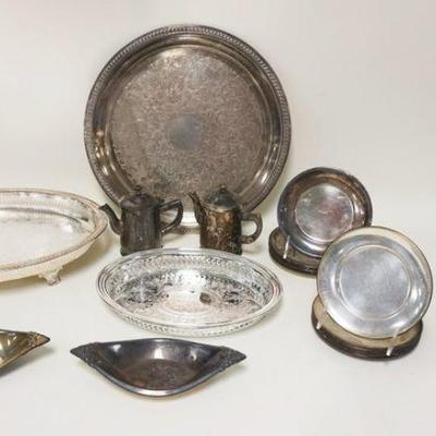 1035	24 PIECE LOT OF ASSORTED SILVERPLATE INCLUDING 5-6 1/2 IN OVAL BOWLS, 6-5 3/4 IN PLATES, 6-5 3/4 IN DEEP WELL PLATES
