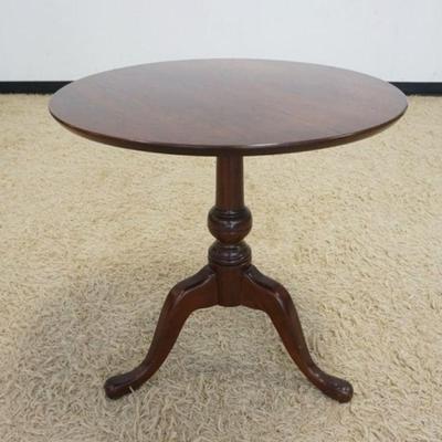 1135	SOLID BLACK CHERRY PENNSYLVANIA HOUSE TILT TOP TABLE, APPROXIMATELY 26 IN X 25 IN HIGH
