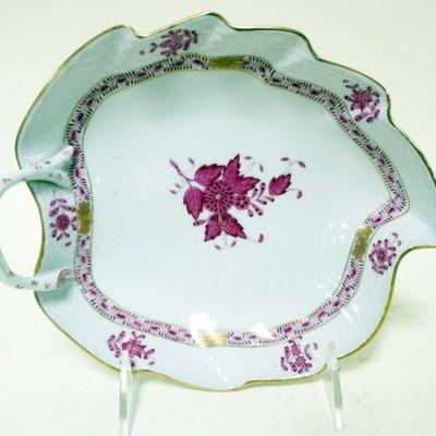 1154	HEREND PORCELAIN NAPPY DISH, APPROXIMATELY 8 IN X 7 IN X 2 1/2 IN
