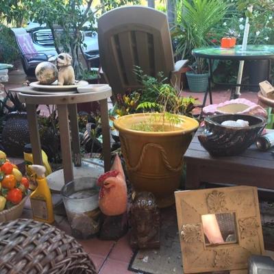 Lots of small garden items