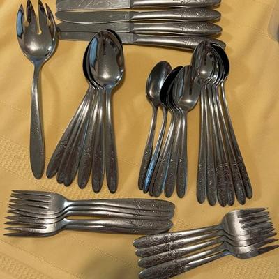 1959 Wood Dale stainless 34pc $71