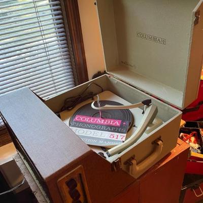 Columbia Suitcase style record player model 517