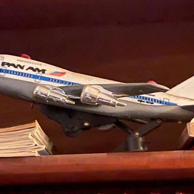 Pan Am model plane Airline 