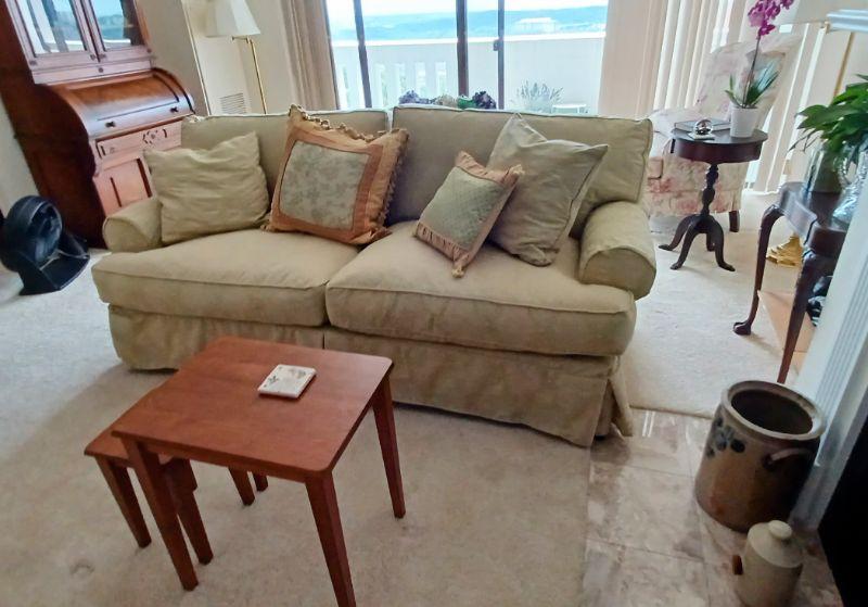 View of Beautiful Alexandria Penthouse Estate Sale | EstateSales.org