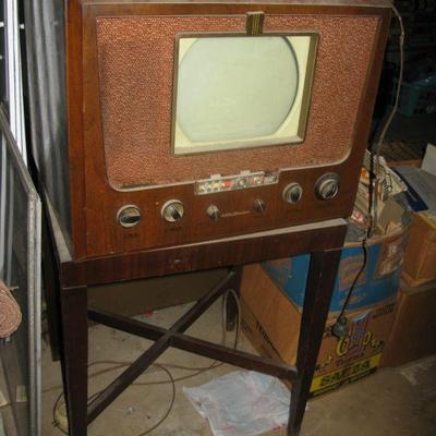 RCA Victor TV ans stand   BUY IT NOW $ 225.00