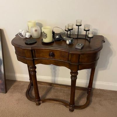 Accent/entry way table  