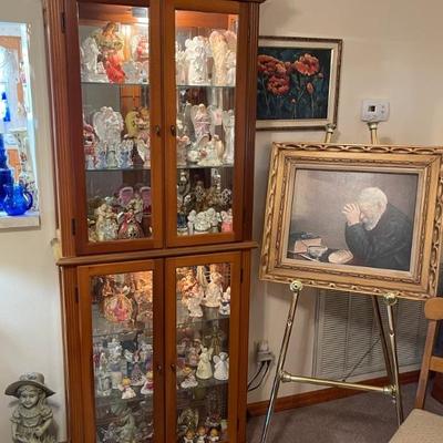 Lighted curio cabinet