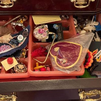 Miscellaneous jewelry 