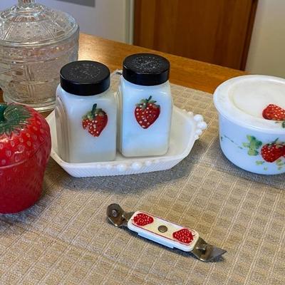 Vintage strawberry kitchenware 