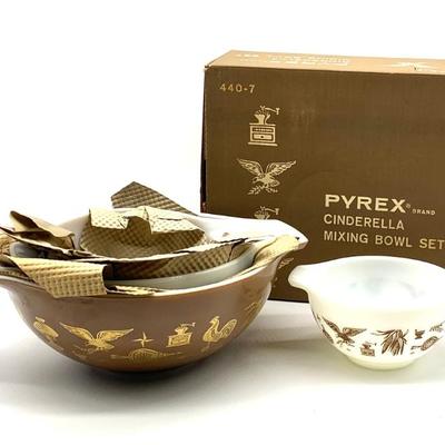 Vtg. Pyrex, nest of Cinderella Early American bowls, unused, new in box.